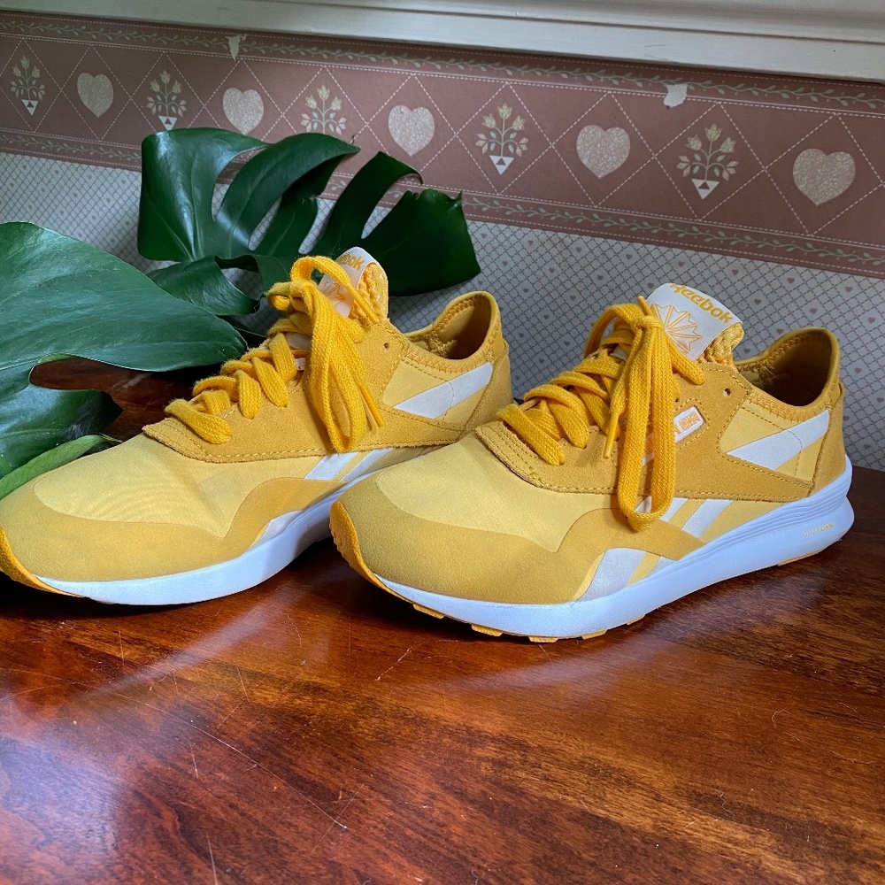 women's classic nylon yellow sneakers size 7.5